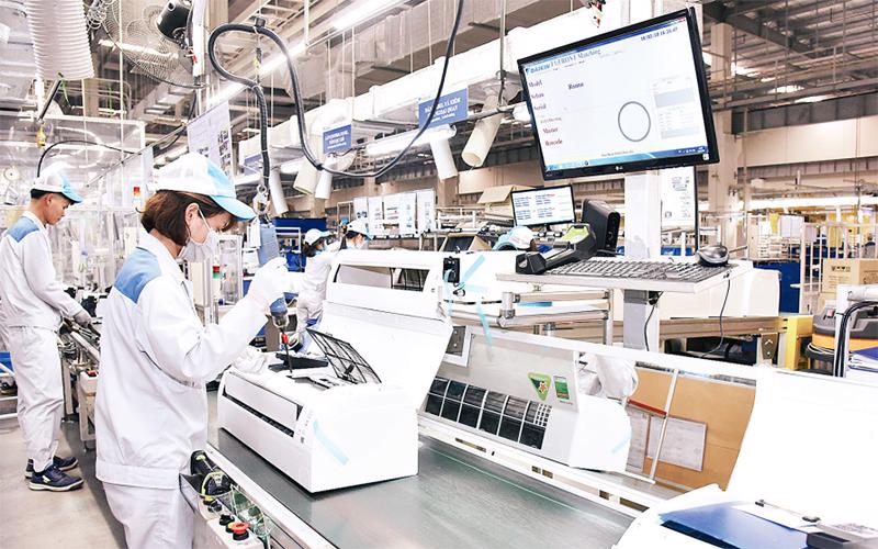 Trắc nghiệm KTPL 11 Bài 5: Thị trường lao động và việc làm
